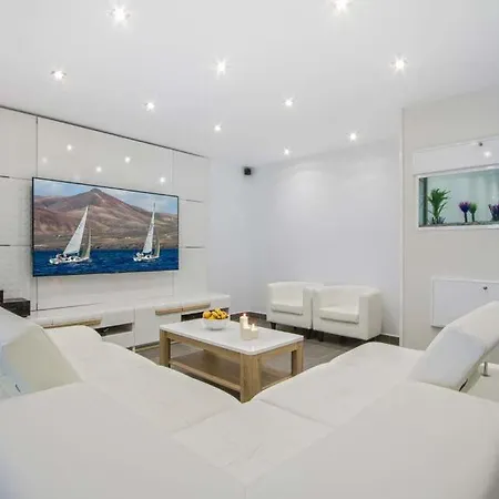 Playa Blanca Sleeps 8 Pool Air Con Wifi Πλάγια Μπλάνκα