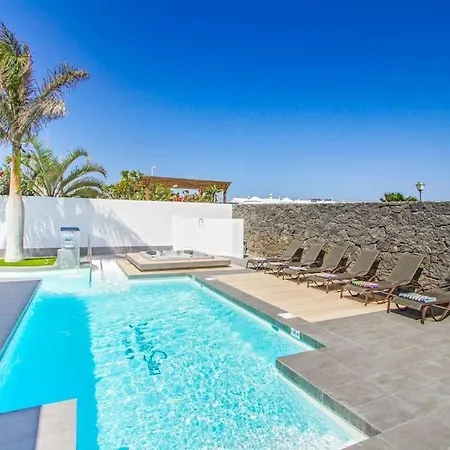 Playa Blanca Sleeps 8 Pool Air Con Wifi * Πλάγια Μπλάνκα