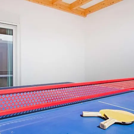 Playa Blanca Sleeps 8 Pool Air Con Wifi *