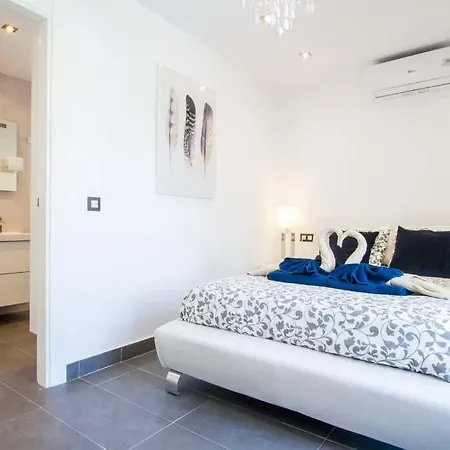 Playa Blanca Sleeps 8 Pool Air Con Wifi *