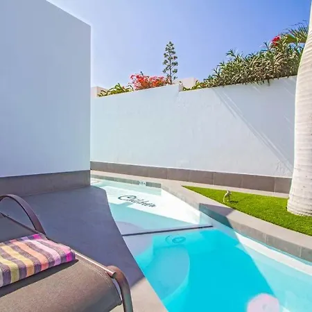 Villa Playa Blanca Sleeps 8 Pool Air Con Wifi *